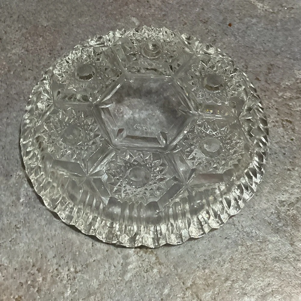 Elegant Clear Glass Decorative Plate